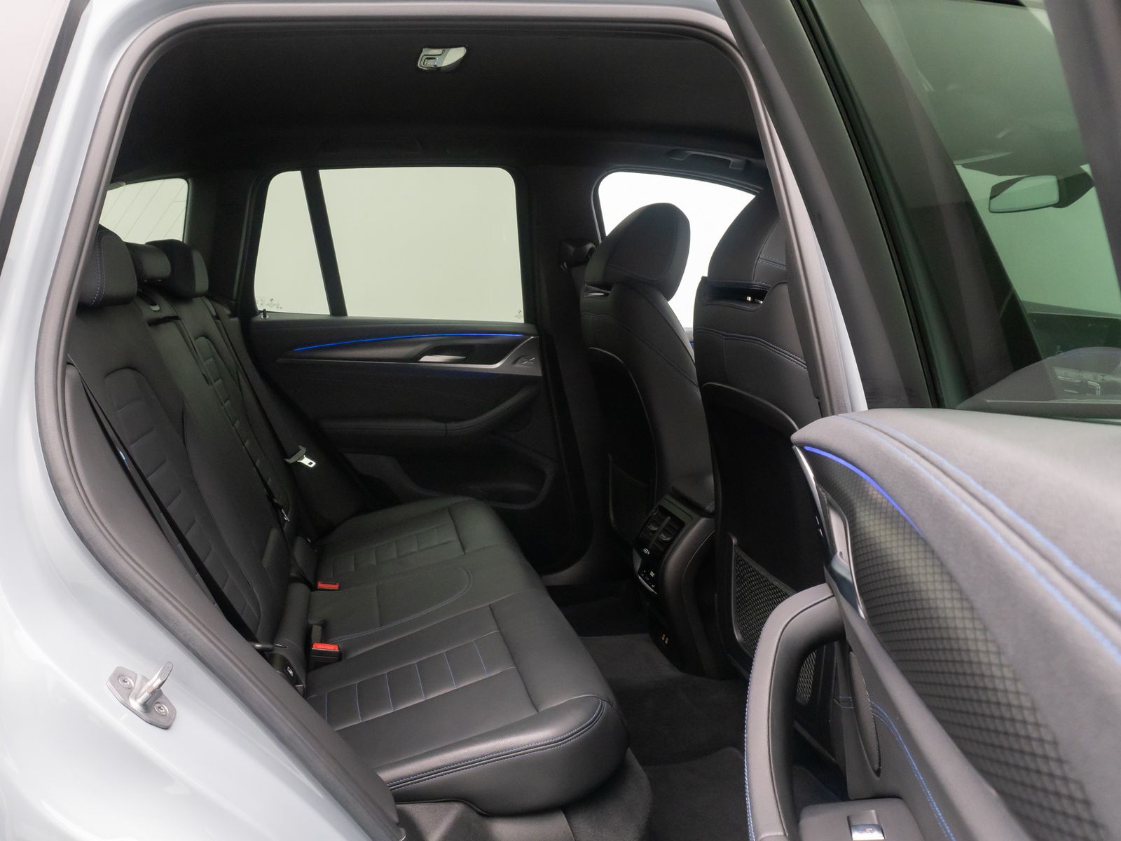 Fahrzeugabbildung BMW X3 xD20d M Sport DAB HiFi AHK Komfort 20Zoll