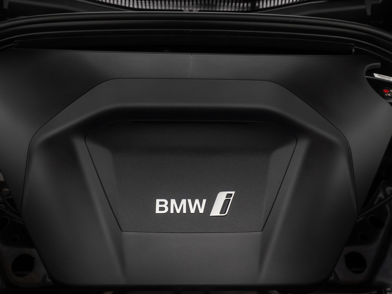 Fahrzeugabbildung BMW iX1 xD30 360&deg; HUD DAB Komfort AHK M Sport Leder