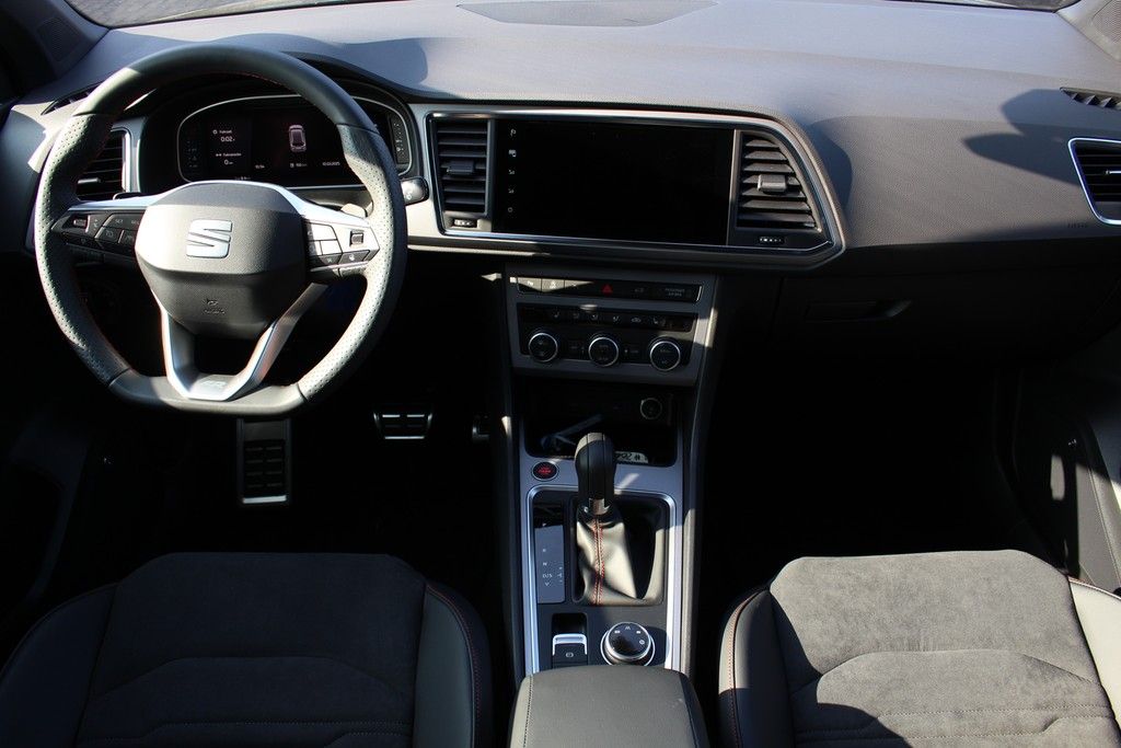 Fahrzeugabbildung SEAT Ateca 2.0 TDI DSG FR