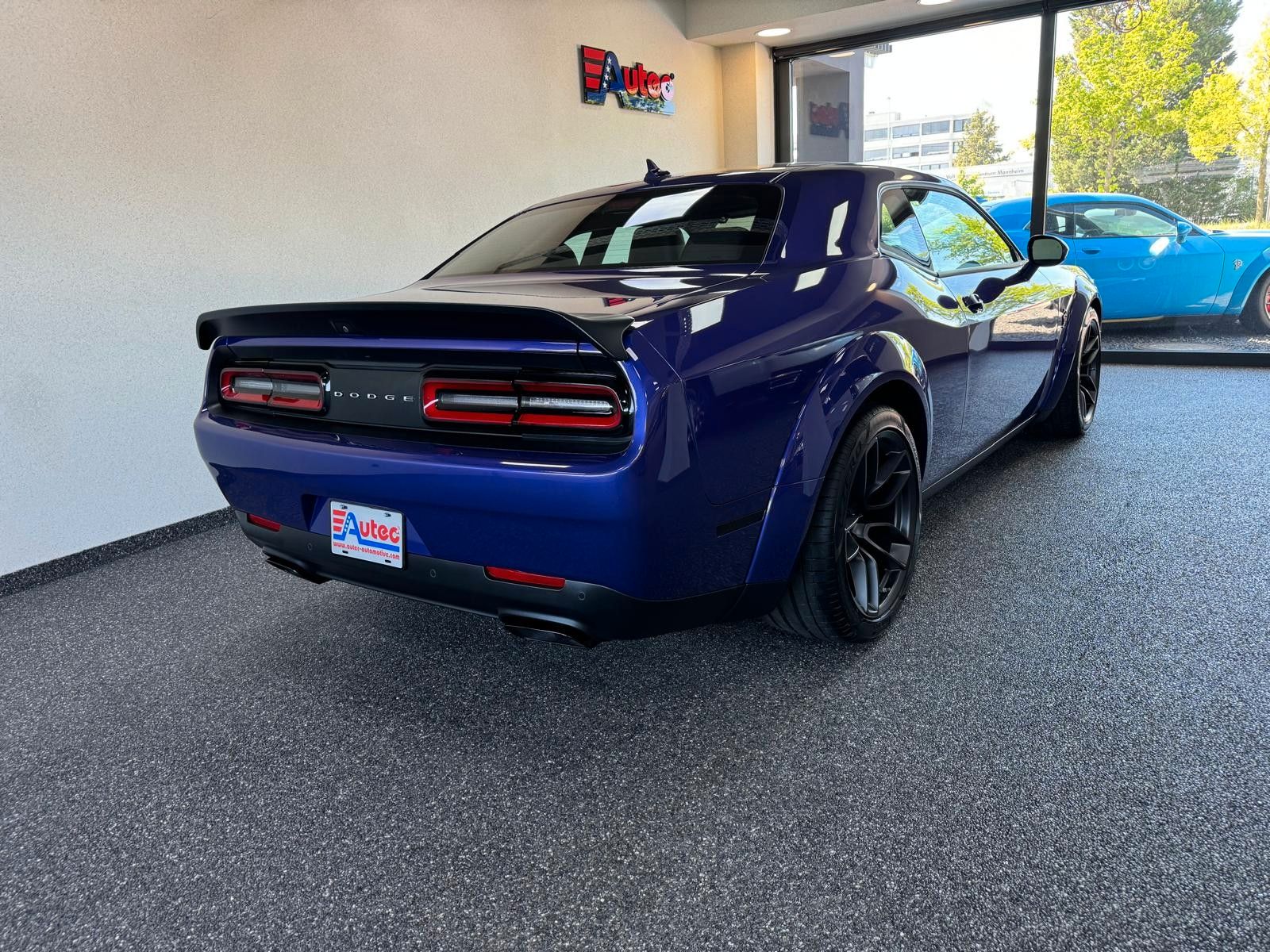 Fahrzeugabbildung Dodge CHALLENGER HELLCAT JAILBREAK-LAGUNA-WAVE CARBON