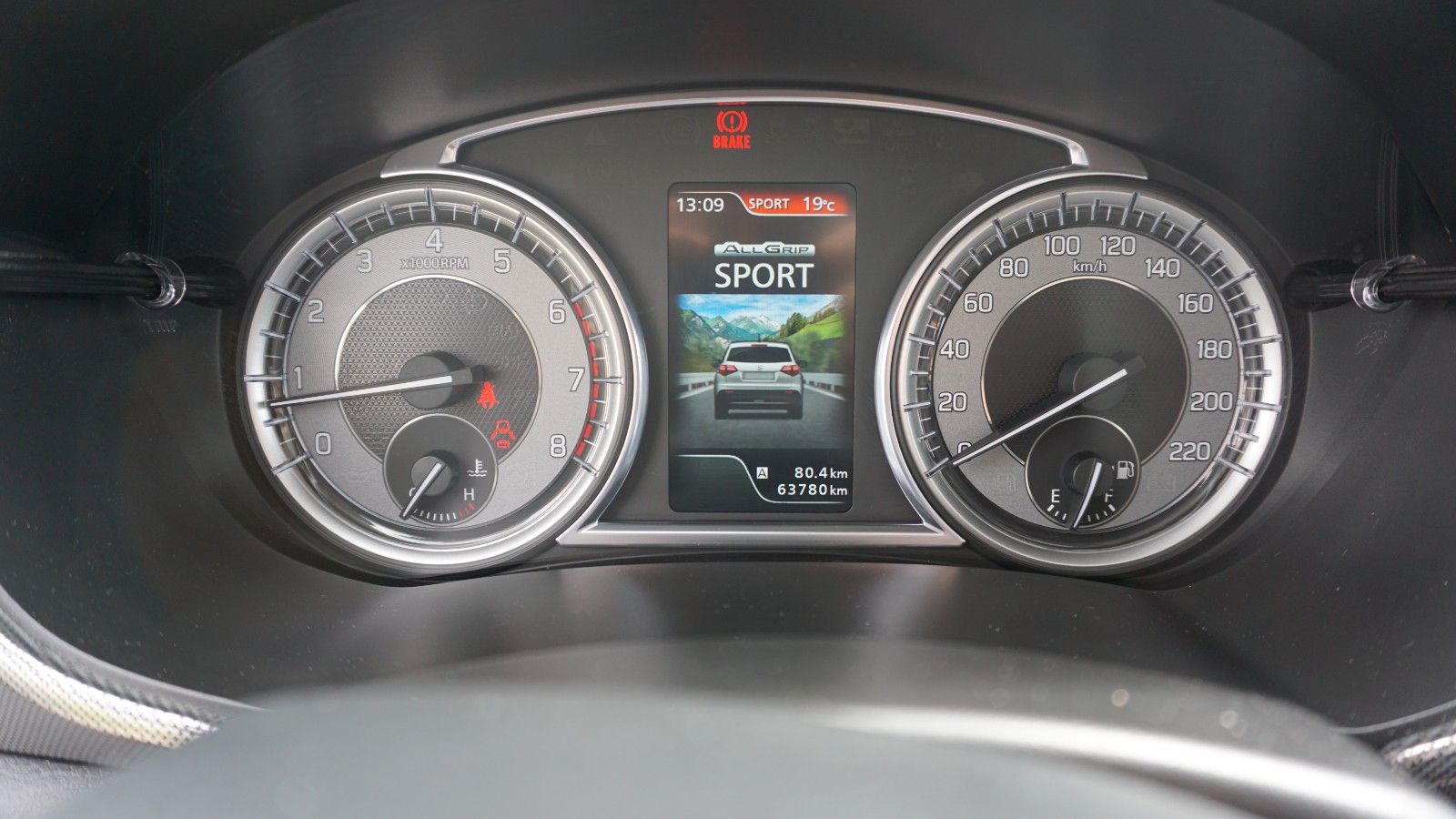 Fahrzeugabbildung Suzuki Vitara 1.4 Mild-Hybrid Comfort+ 4x4, Navi, LED
