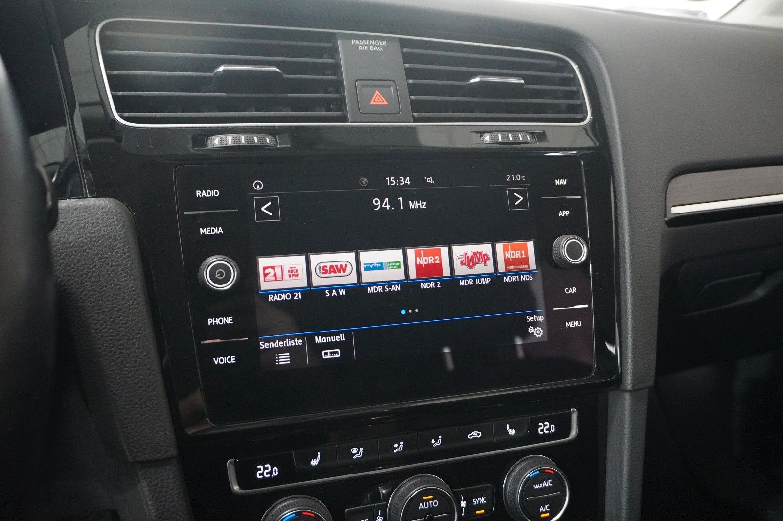 Fahrzeugabbildung Volkswagen Golf VII VARI. 1.5 TSI HIGHLINE NAVI/SPORT/AHK