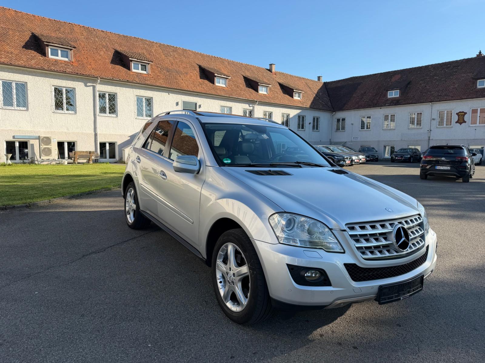 Mercedes-Benz ML 320CDI 4 Matic/Sport Paket/Vollaustattung/AHK