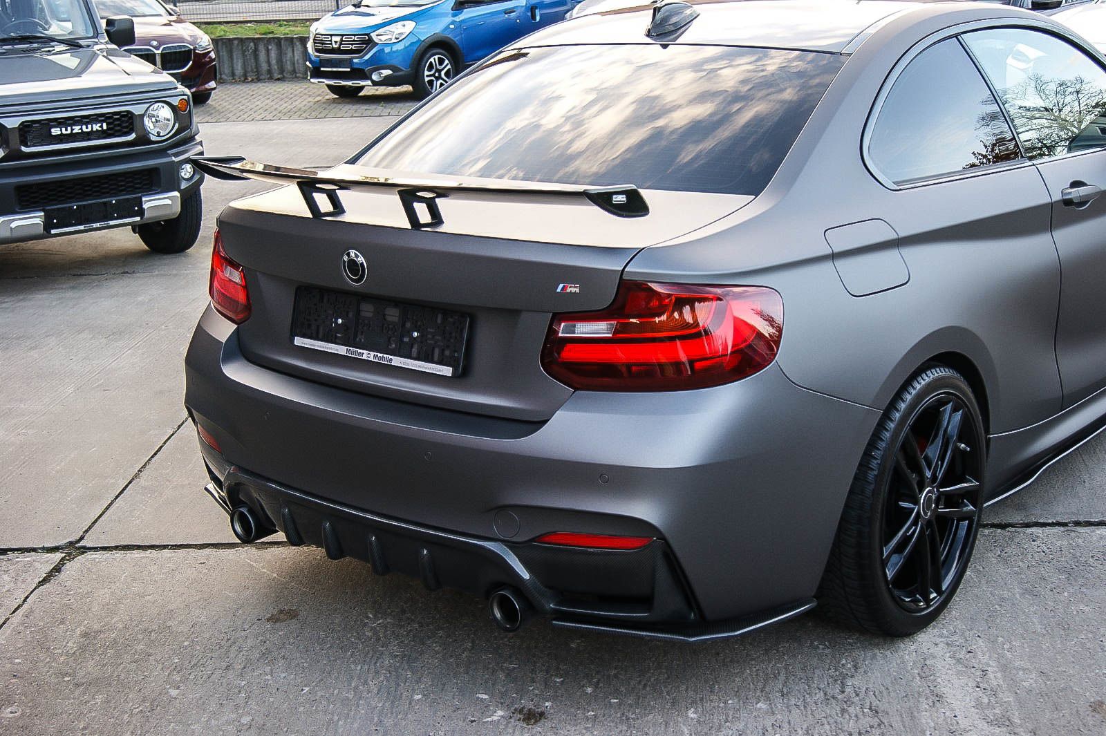 Fahrzeugabbildung BMW 220 i M Sport AC SCHNITZER CARBON GREY FOLIERT