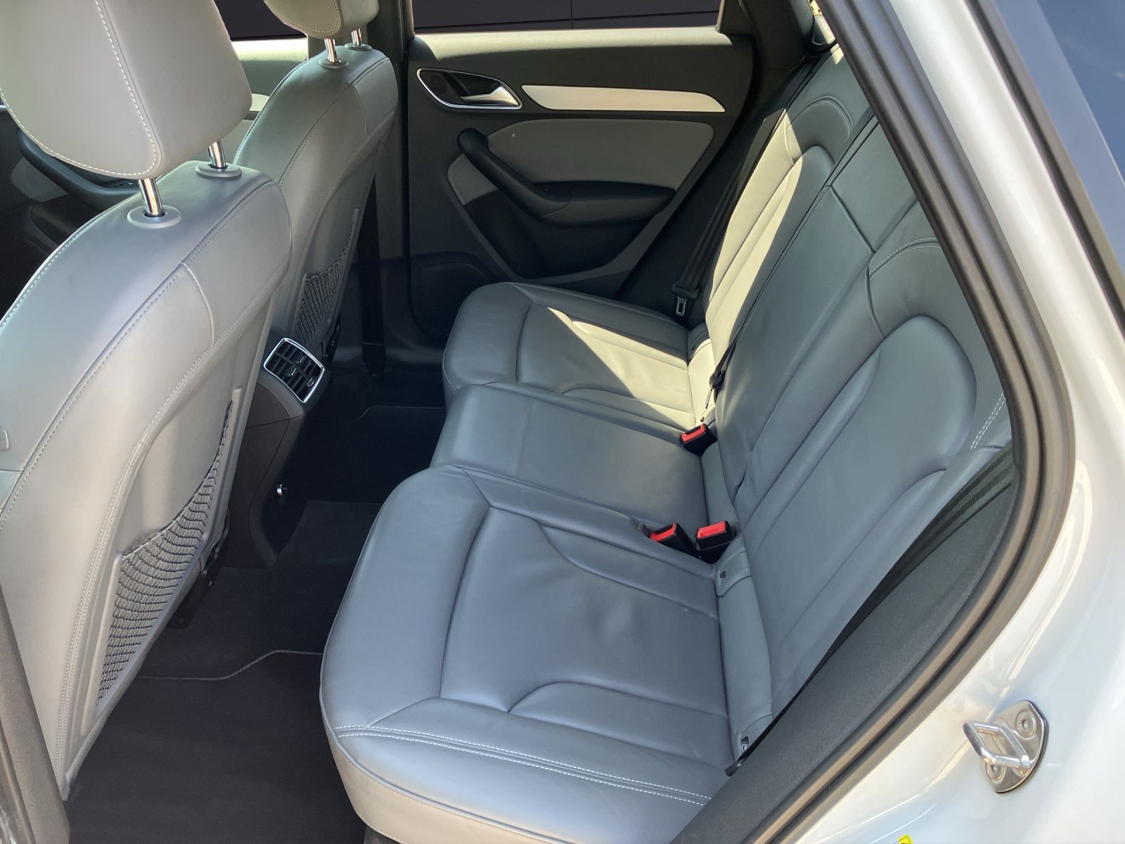 Fahrzeugabbildung Audi Q3 sport quattro S-Line LED Nappa