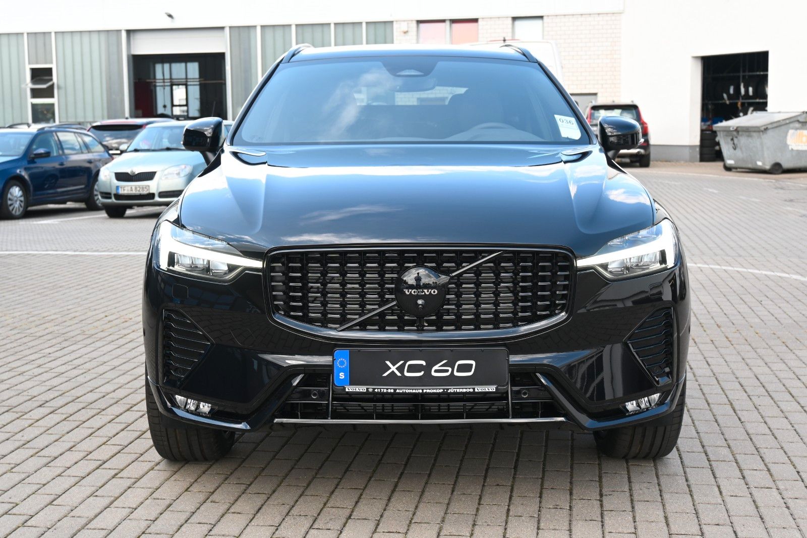 Fahrzeugabbildung Volvo XC60 B5 B AWD Ultra Black Edition*LUFT*360°*ACC