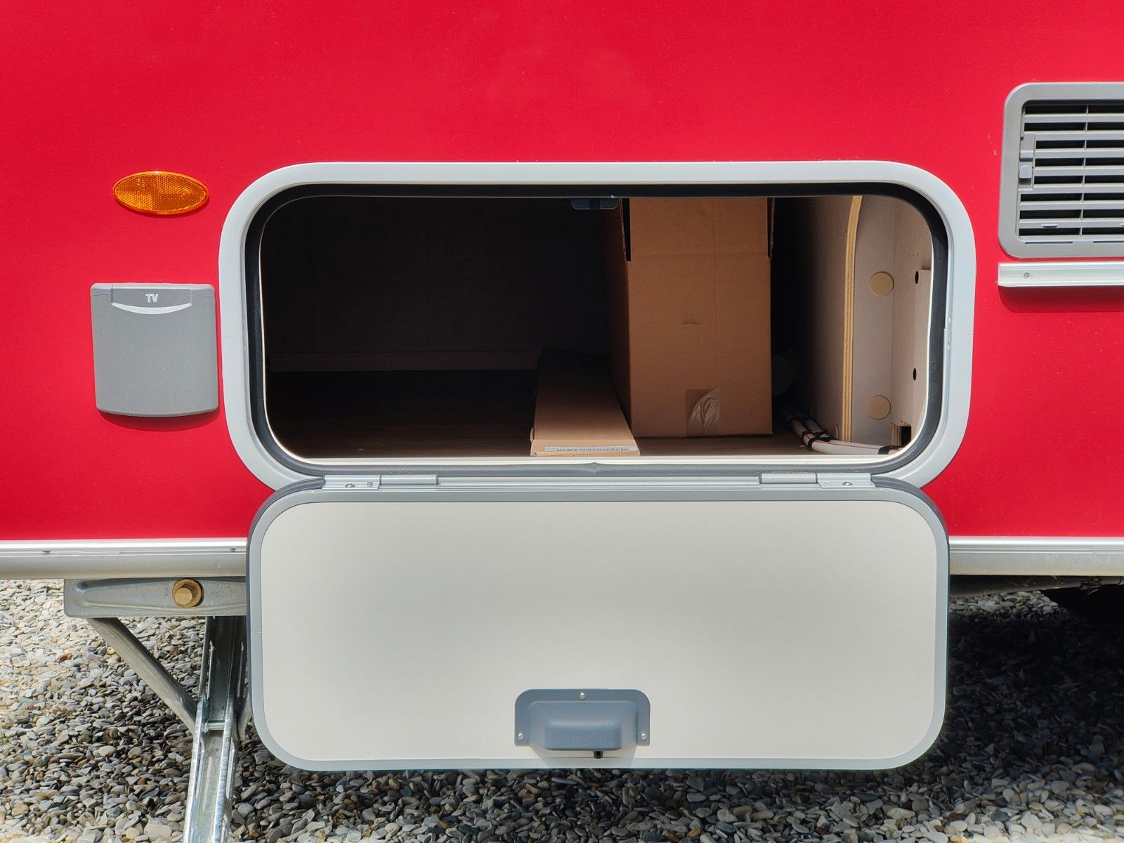 Fahrzeugabbildung HYMER / ERIBA / HYMERCAR Touring 530 Tango Red - JETZT 8.024€ SPAREN !!!