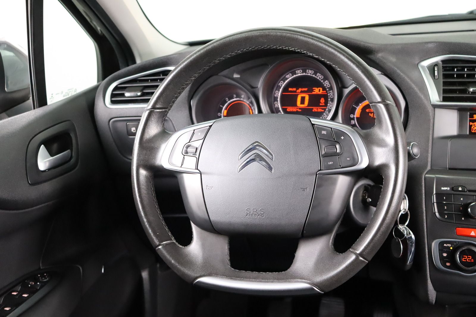 Fahrzeugabbildung Citroën C4 1.6 * HU 03.2028 * Selection