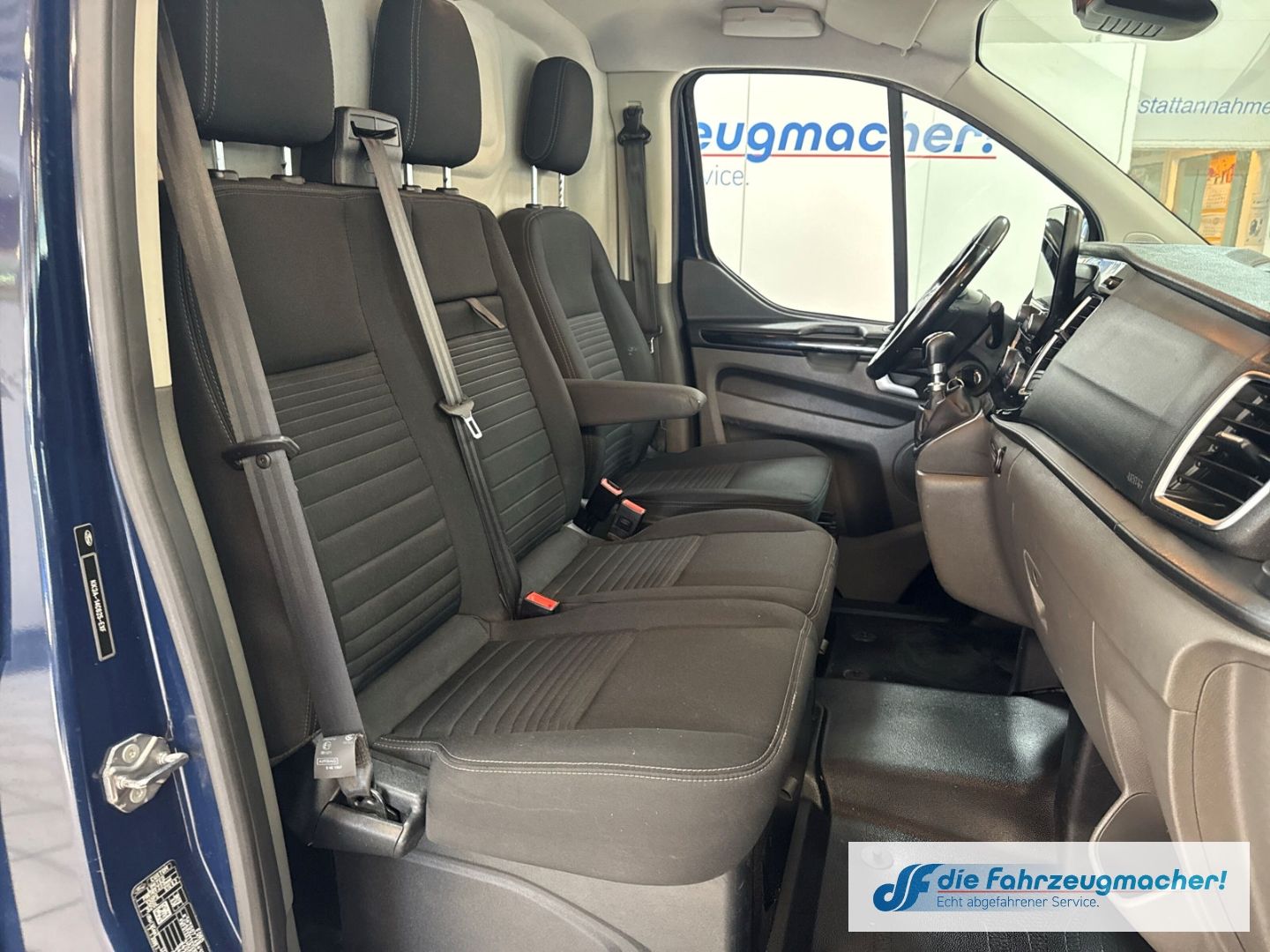 Fahrzeugabbildung Ford Transit Custom Kasten 320 L2H2 Limited StandHZG