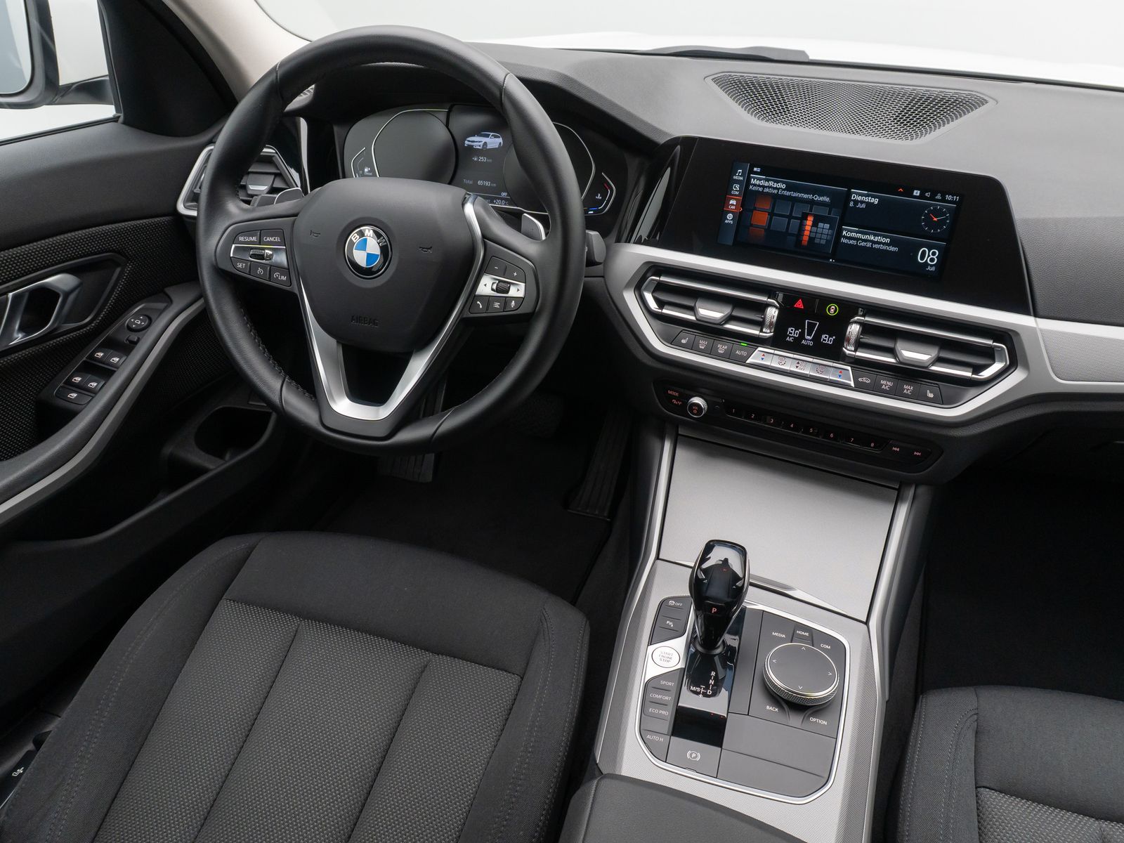 Fahrzeugabbildung BMW 320d Advantage GeschwindigReg Kamera DAB LED 17"