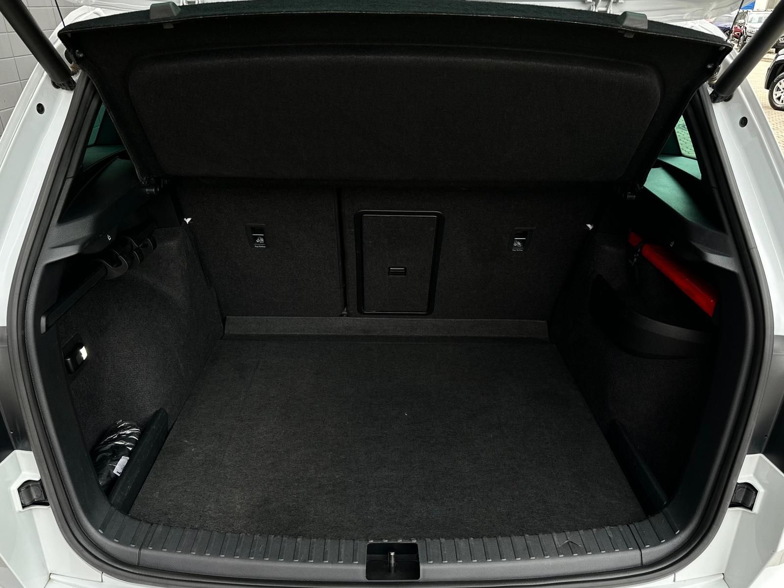 SKODA Karoq 2.0TSI SPORTLINE 4x4* LED#AHK#PANO#SH#KEYL - Image 7