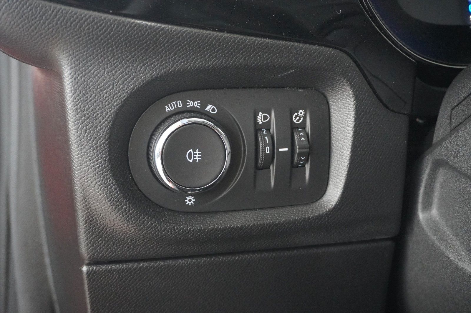 Fahrzeugabbildung Opel Corsa-e F EDITION 3-PHASIG NAVI/LED/KAMERA/SHZ