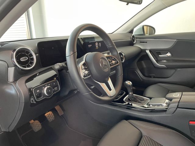 Fahrzeugabbildung Mercedes-Benz A 200 Progressive Tempomat/LED/DAB/ParkAssistent
