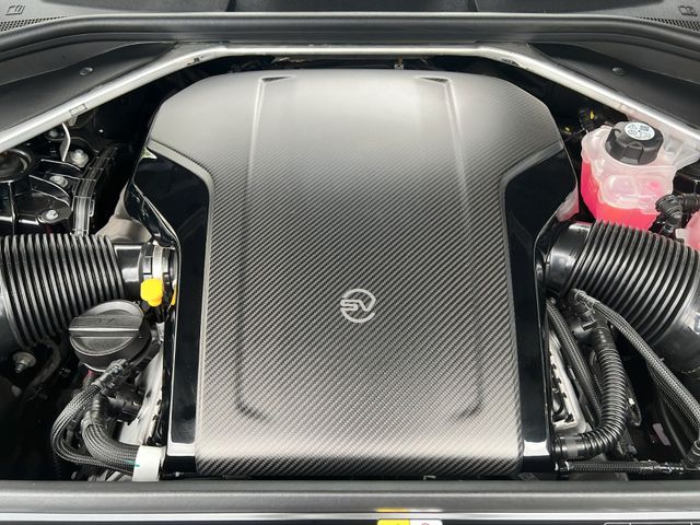 Fahrzeugabbildung Land Rover SV Edition Two P635 4,4 V8 Carbon Keramik Bremse