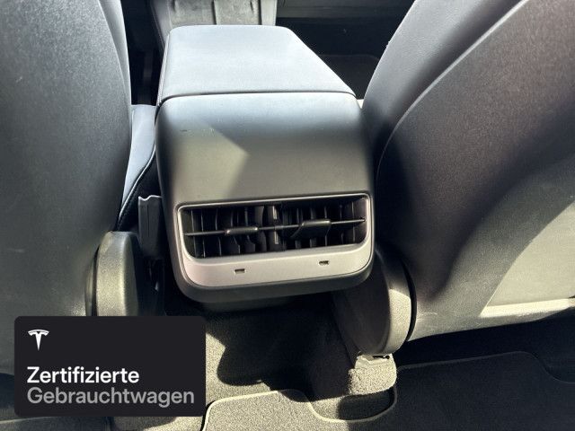 Tesla Model Y Long Range AWD foto 13