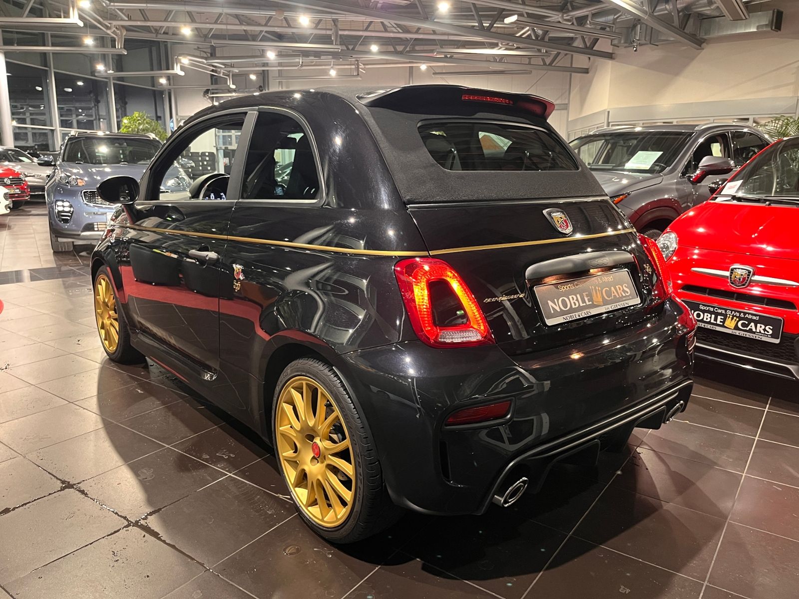 Fahrzeugabbildung Abarth 595C Scorpioneoro Turismo - 2000 Stk weltweit!