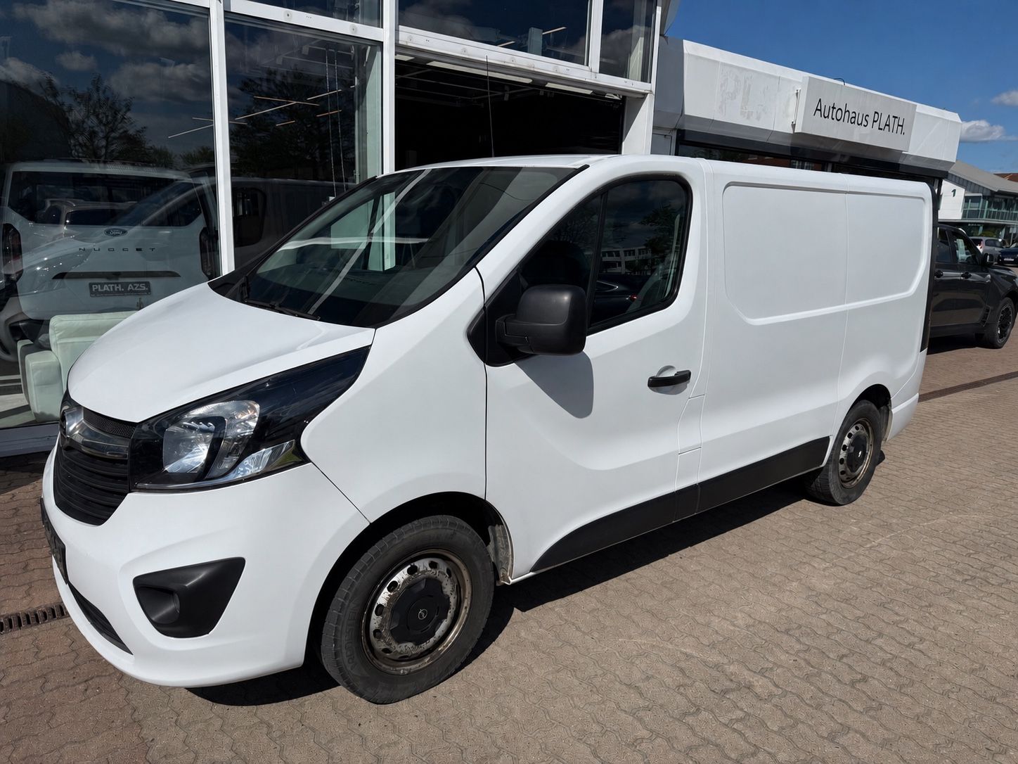 Opel Vivaro - 1