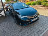 Toyota Avensis benzin 1.8 kombi - gebrauchte Toyota Avensis aus dem Jahr 2016