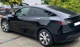 Tesla Model Y, AWD, Enhanced Autopilot  - schwarze Tesla Model Y