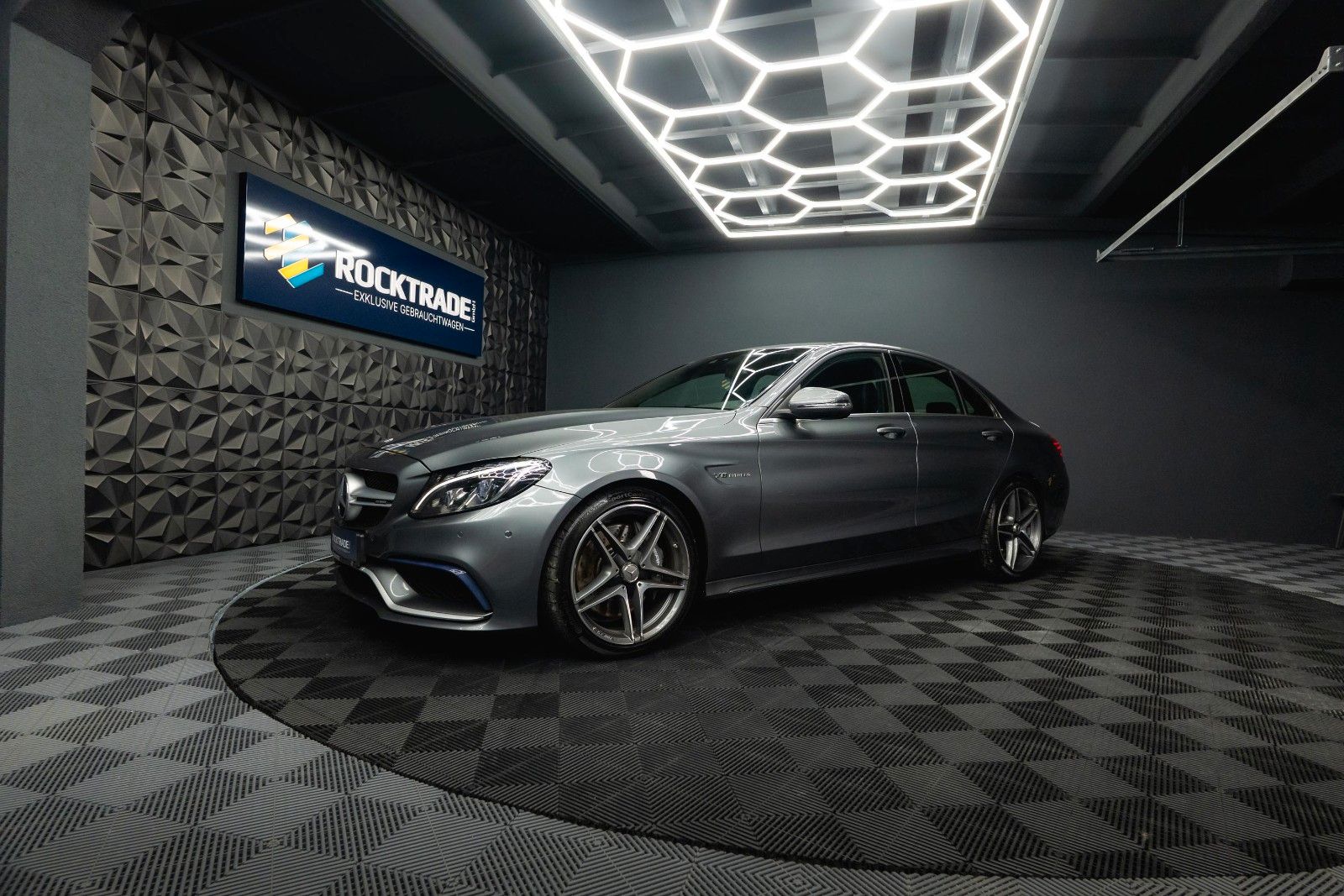 Fahrzeugabbildung Mercedes-Benz C 63 AMG Lim. | BURMESTER | LED | Top Zustand