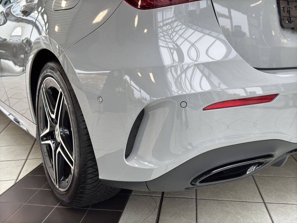 Fahrzeugabbildung Mercedes-Benz A 200 AHK*LED*PDC*ParkAss*Sportp.*SpurH*SpurW*LM