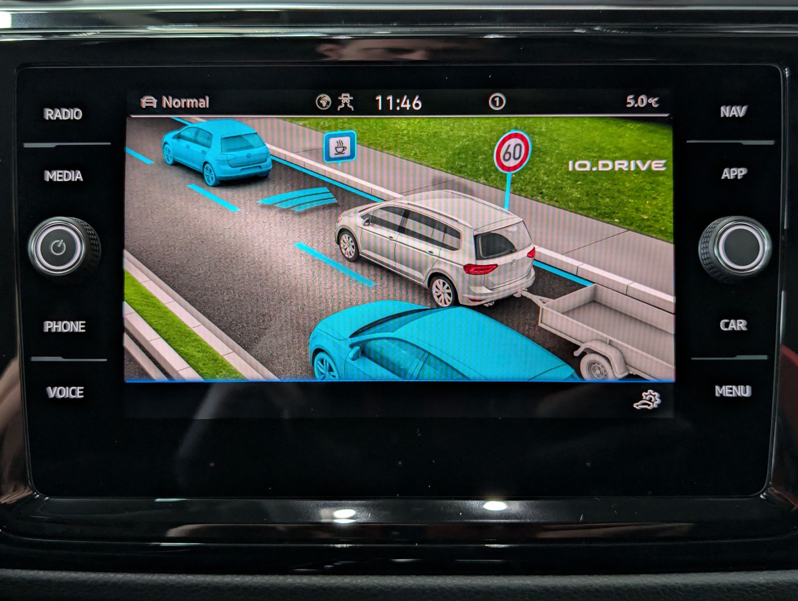 Fahrzeugabbildung Volkswagen Touran R-LINE HIGHLINE BLACK PANO AHK 7S KINDERS