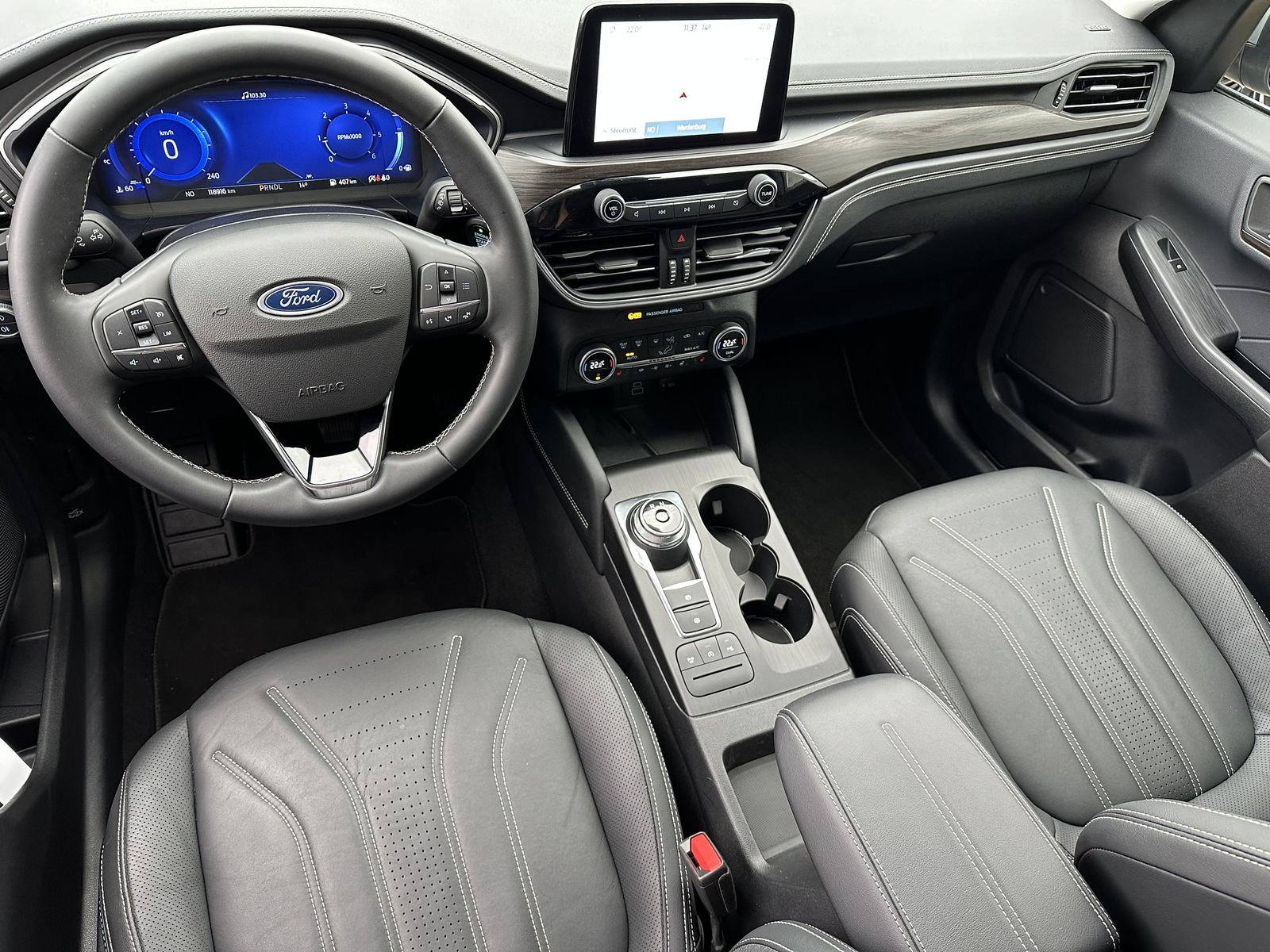 Fahrzeugabbildung Ford Kuga 2.0 EB 4x4 Vignale NAV+LED+AHK+KAMERA+19ZO