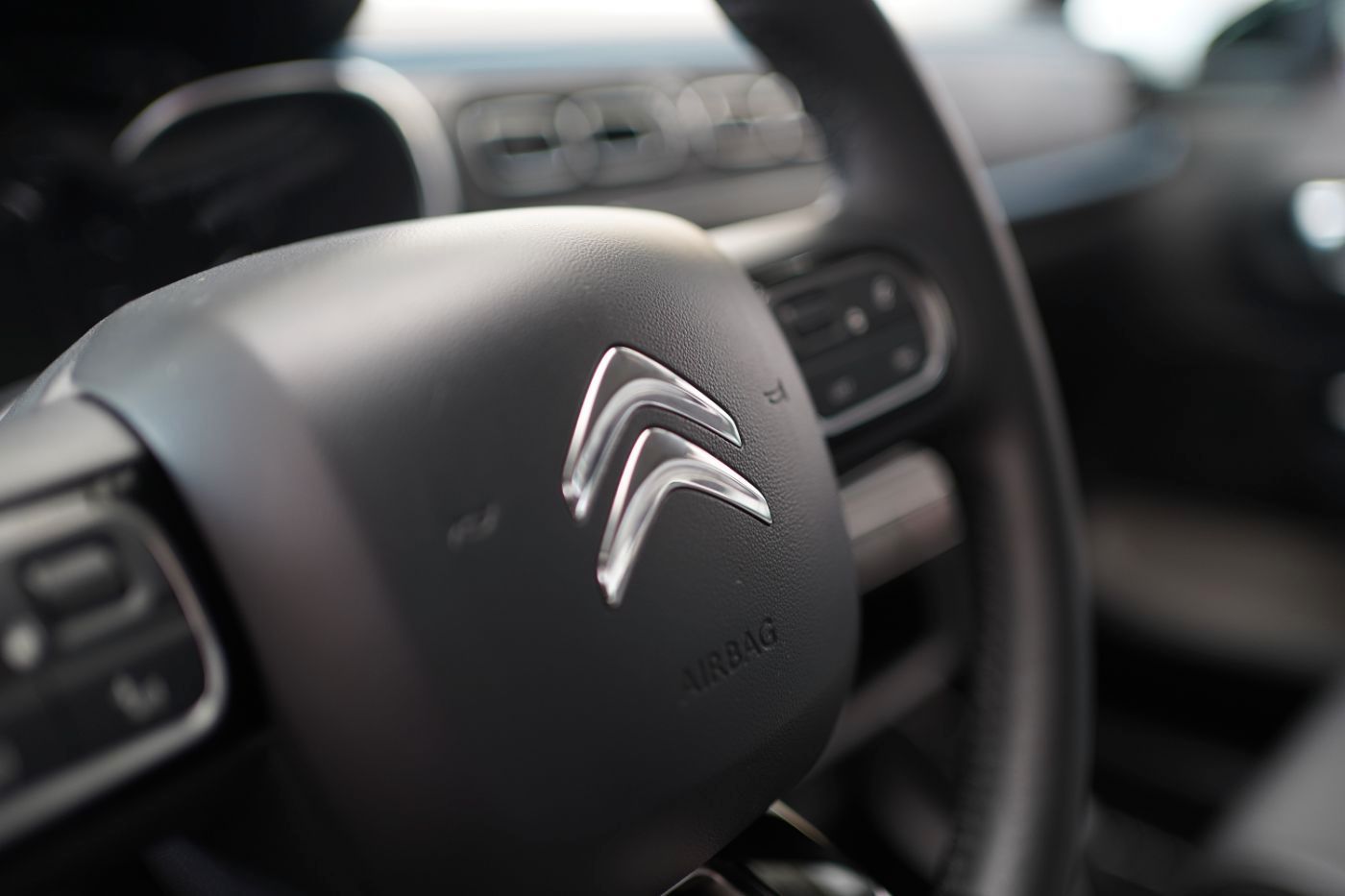 Fahrzeugabbildung Citroën C3 PureTech 110 EAT6 Elle Automatik Sitzheizung