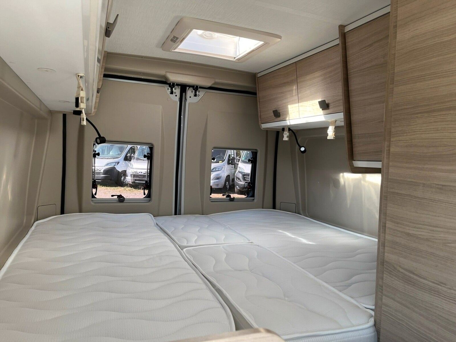 Fahrzeugabbildung Forster Livin Up FV599EBL 4040 Sondernachlass - 140 PS