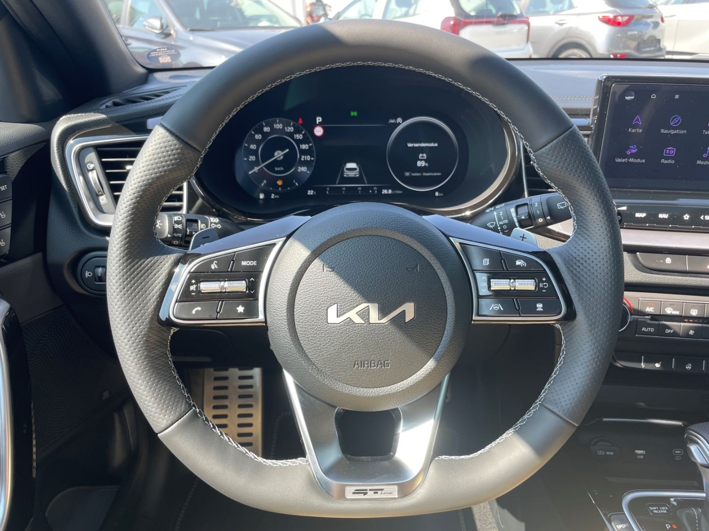 Fahrzeugabbildung Kia Ceed_sw GT Line LED Kamera Schiebedach JBL Navi