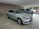 Mercedes-Benz C 180 CGI BlueEfficiency*Bi-Xenon*Comand*SHZ* - Mercedes-Benz C 180: Cgi Blueefficiency