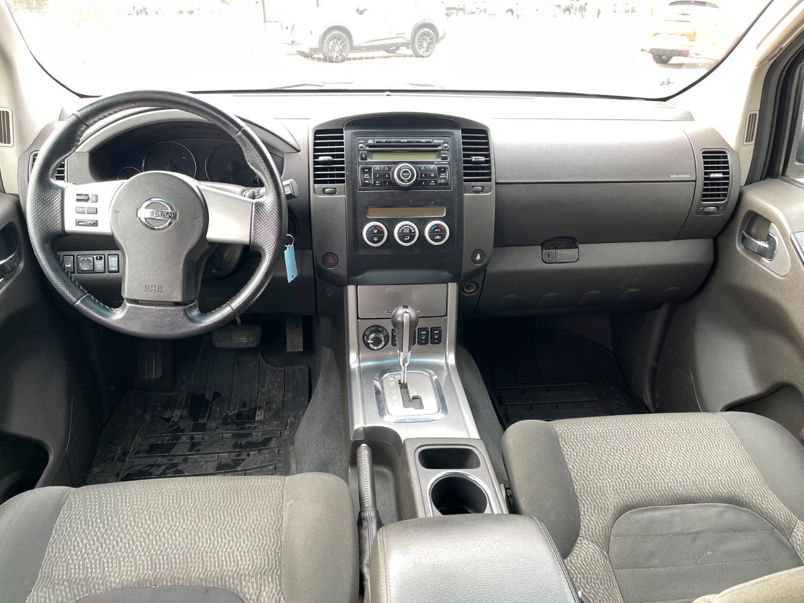 Fahrzeugabbildung Nissan Pathfinder 2.5 dCi SE