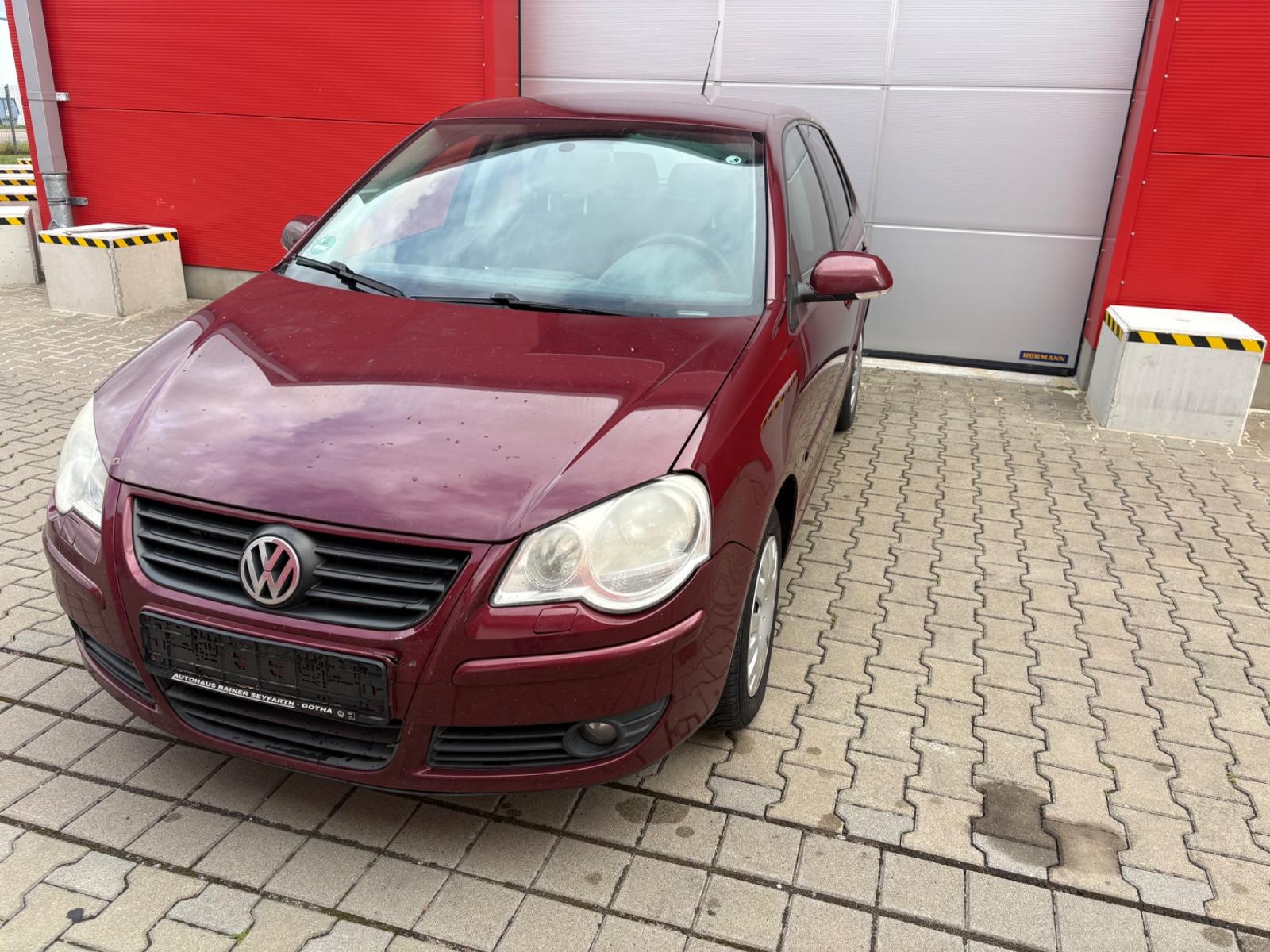 Volkswagen Polo 1.6 5-TÜREN/77KW/KLIMAAUTOMATIK/1-HAND