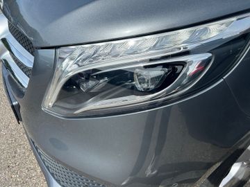 Mercedes V 220 - 4