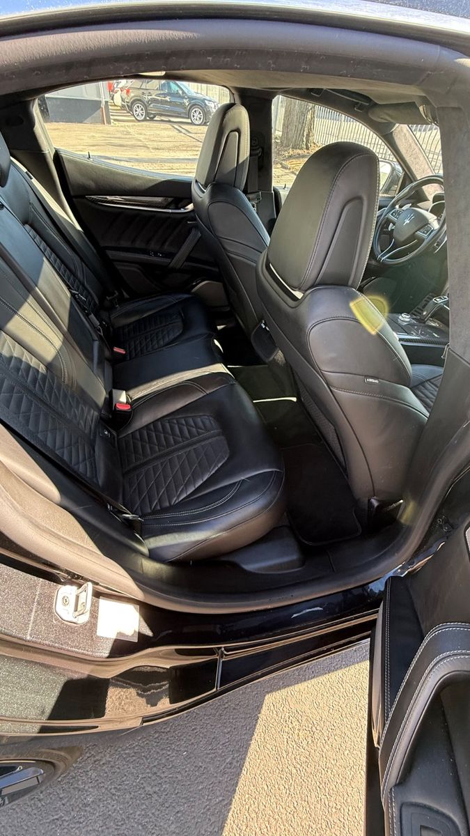 Fahrzeugabbildung Maserati Ghibli GranSport Diesel