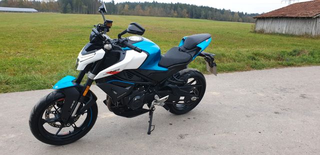 CFMOTO 450NK,Vorführer, 40 Monate Restgarantie