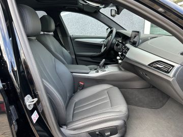 Fahrzeugabbildung BMW 520 i Limousine M Lenkrad Leder LED GSD 18"
