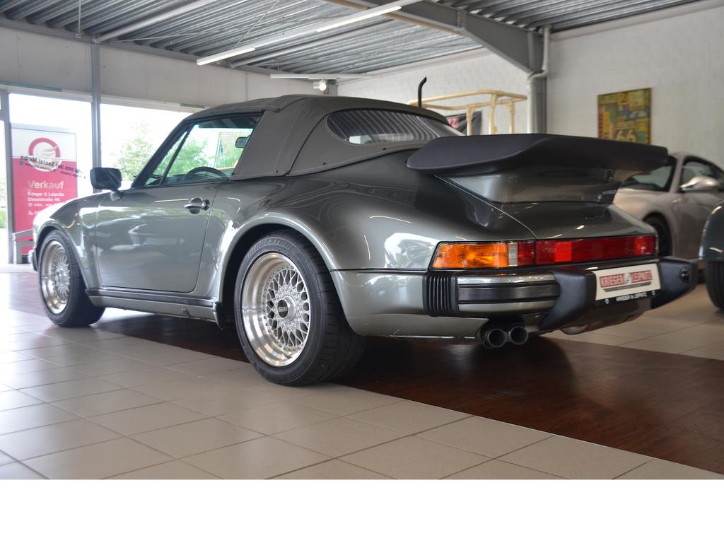 Porsche 930