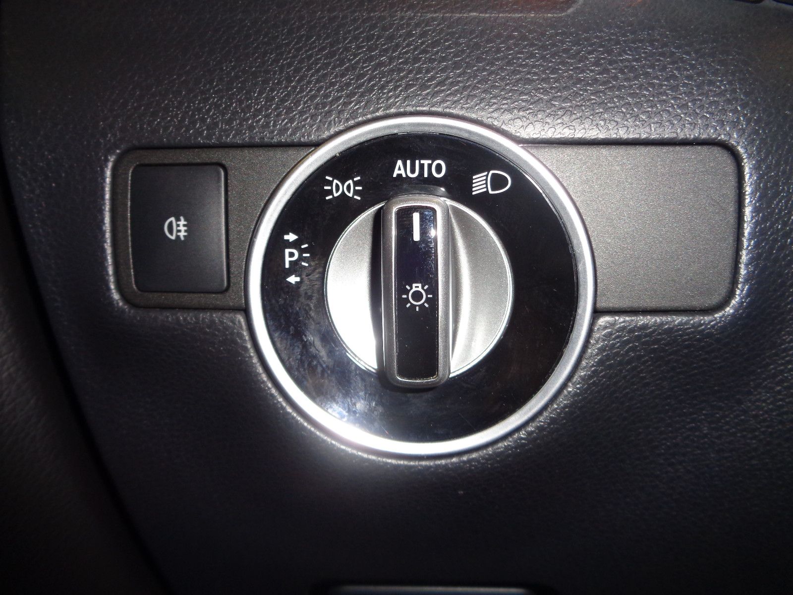 Fahrzeugabbildung Mercedes-Benz B 200 / NAVI / KLIMA / AUTOMATIK / LED