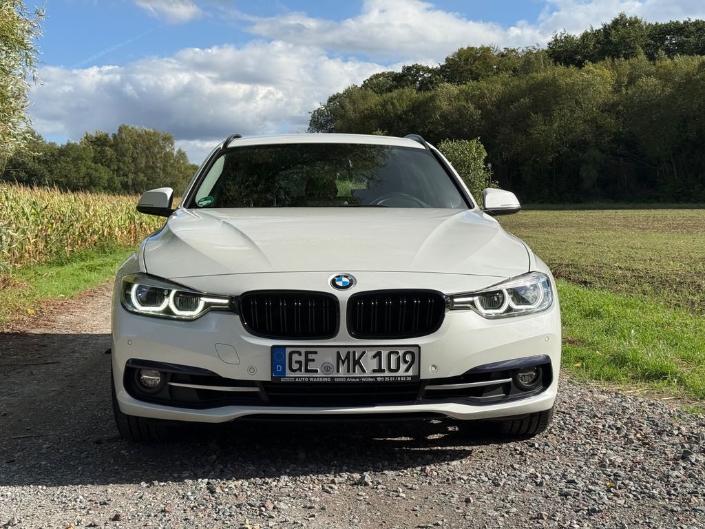 Image of BMW 320
