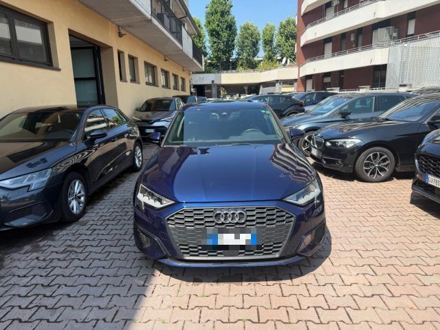 Audi AUDI A3 SPB 30 TDI S tronic Business imagem 2