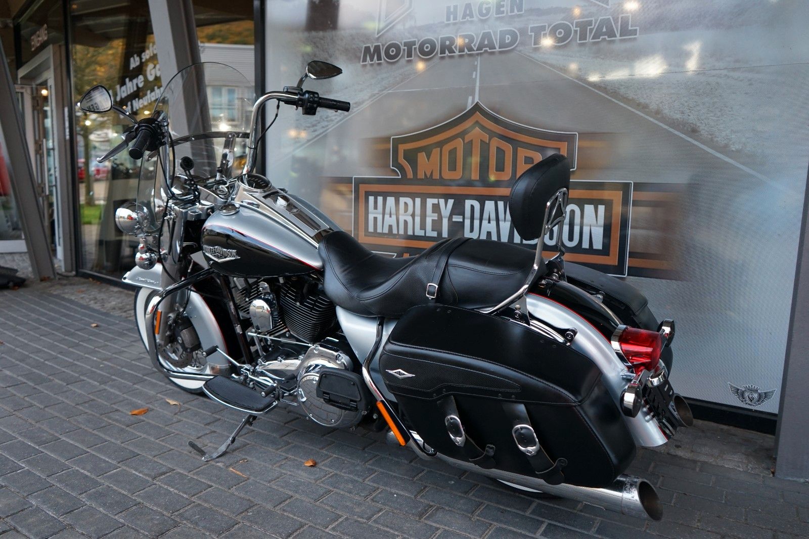 Fahrzeugabbildung Harley-Davidson Road King Classic mit Jekill & Hyde, Ape Lenker