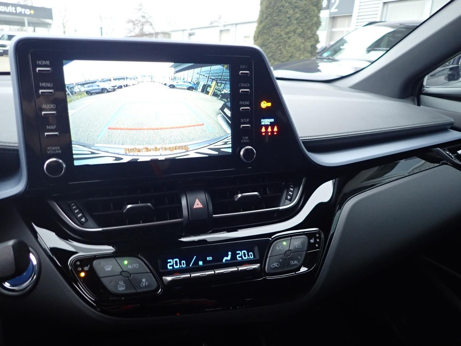 Fahrzeugabbildung Toyota C-HR Hybrid Team D