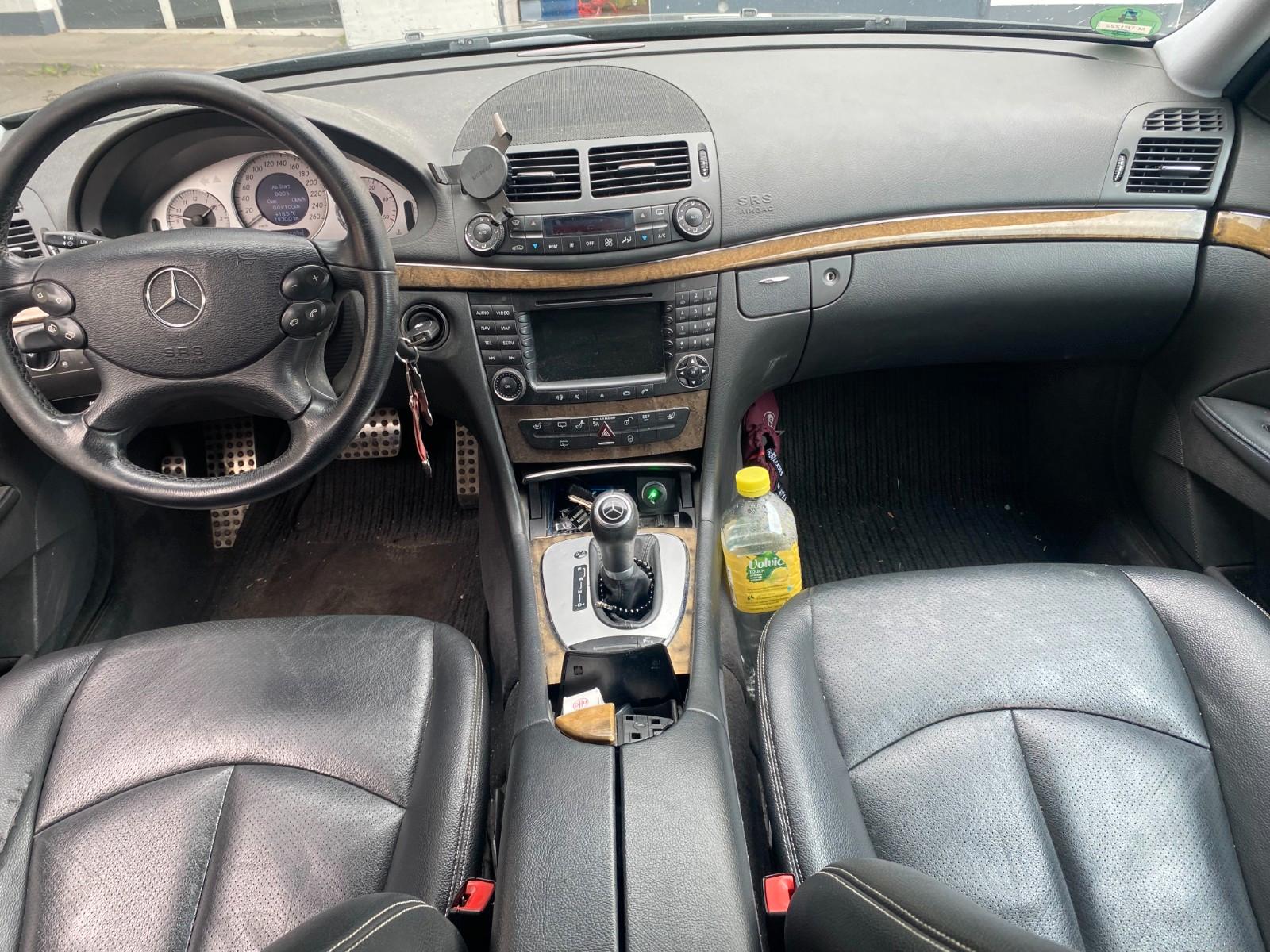 Mercedes-Benz E320 2006 — photo 6