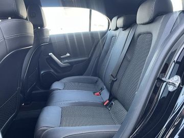 Bild 14 Mercedes-Benz A 200 Progressive - Navi - DAB - Allwetterreifen