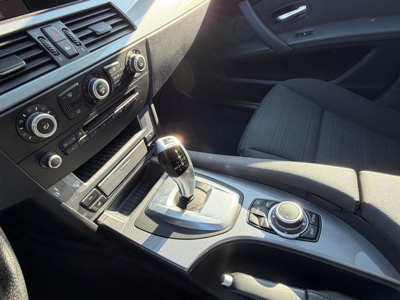 BMW 520 2010 — photo 27