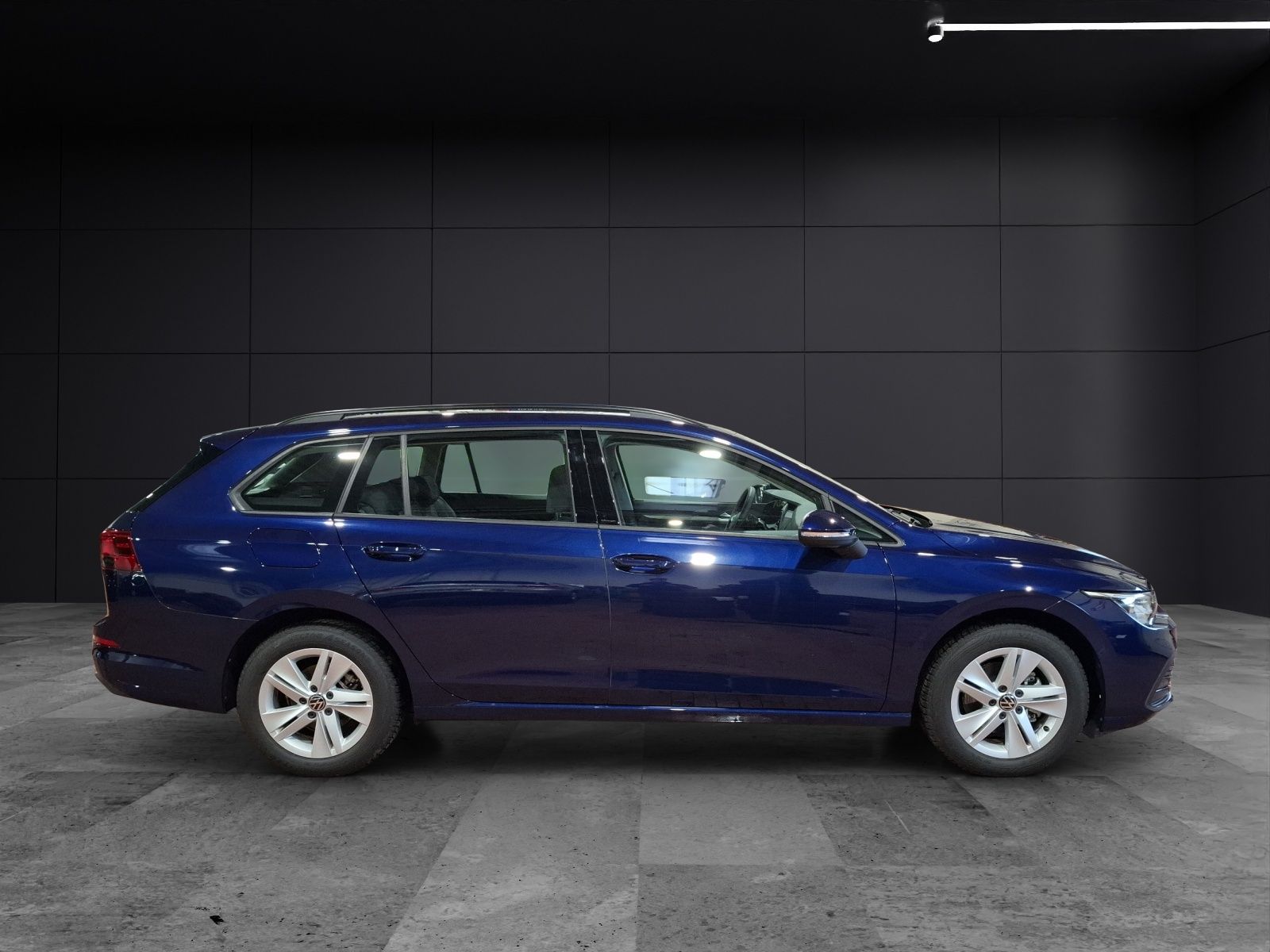 Fahrzeugabbildung Volkswagen Golf VIII Variant eTSI Life DSG LEDplus Navi AID