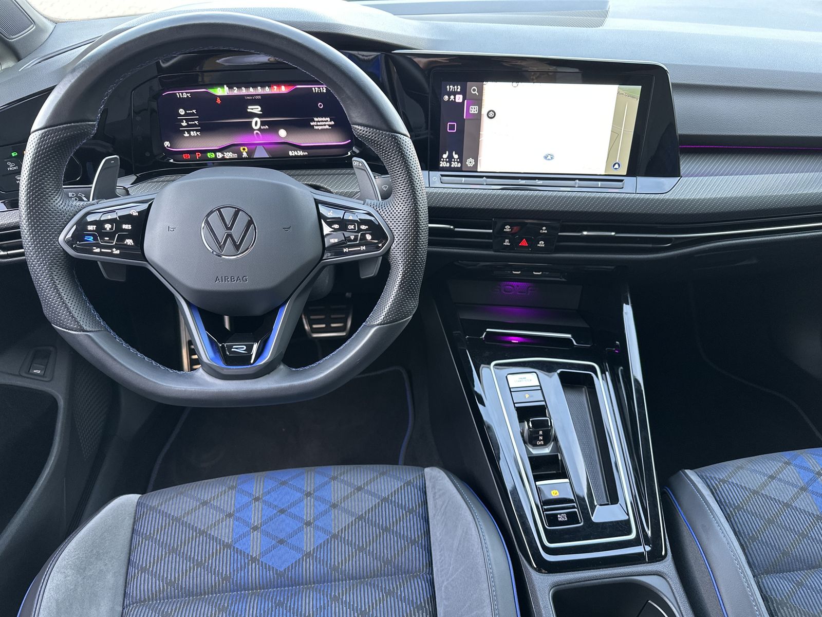 Fahrzeugabbildung Volkswagen Golf VIII Variant R 4Motion Black NAV+LED+HEADUP