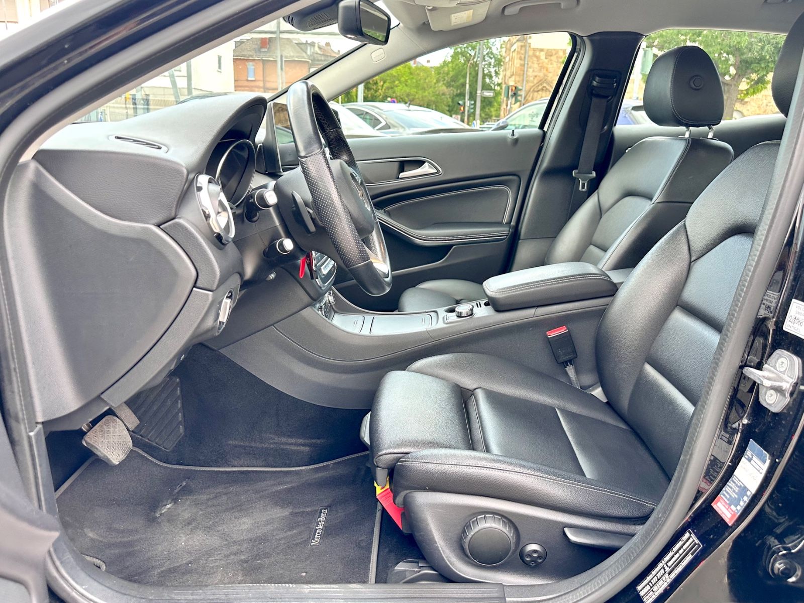 Fahrzeugabbildung Mercedes-Benz GLA 200 d URBAN*AUTOM+MOD.2020+18LM*
