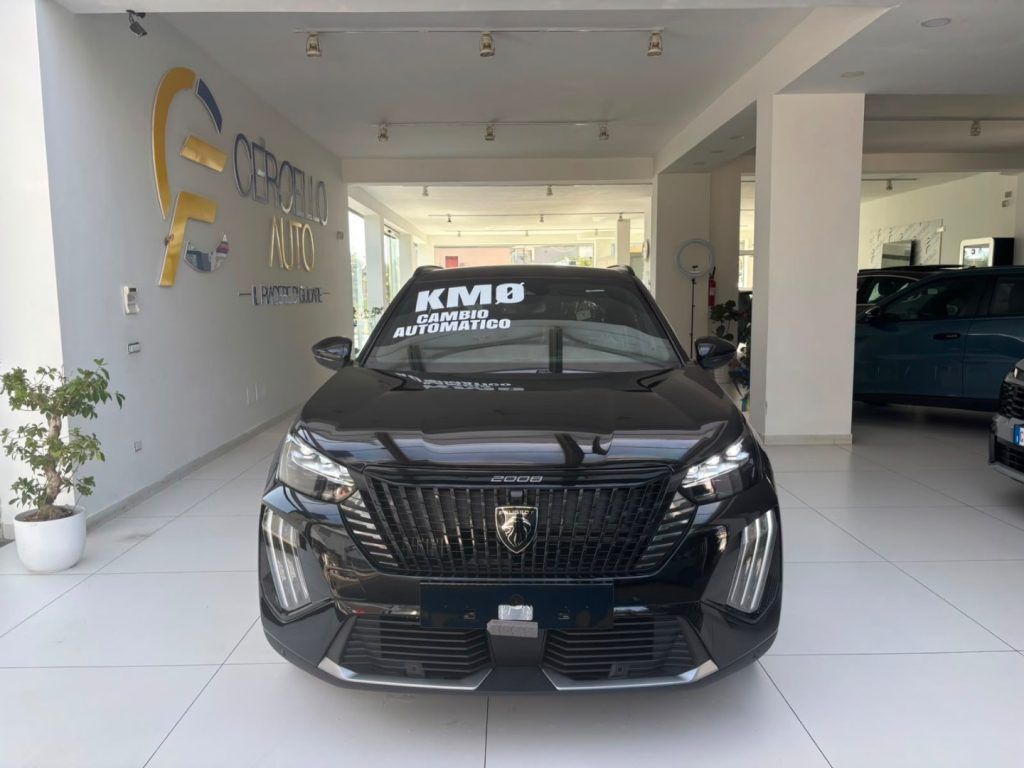 Peugeot 2008 Hybrid 145 e-DCS6 GT imagem 2